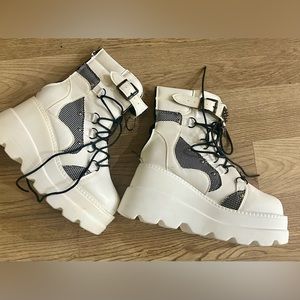 Tscoyuki Platform Boots